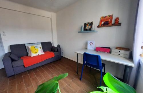 Pasteur House | La chambre 2, Climatisée AC, Calme, Cuisine privée