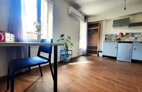 Pasteur House | La chambre 2, Climatisée AC, Calme, Cuisine privée