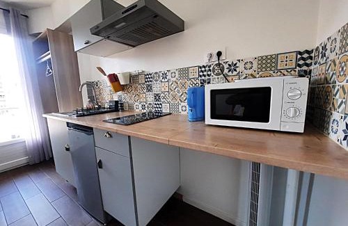 Pasteur House | La chambre 2, Climatisée AC, Calme, Cuisine privée