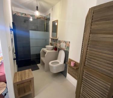 Auriebat House | La Chambre A l Ombre du coteau
