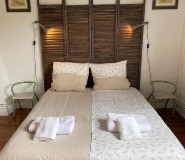 Vendome Hotel | La chambre verte du gite de vendome