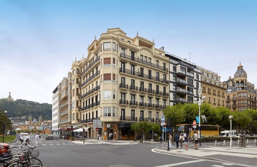 San Sebastian Centro Apartment | La Concha Suite 2 by FeelFree Rentals