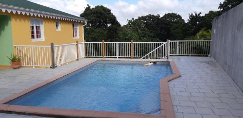 Riviere-Pilote Apartment | La créola BAYALOCATION