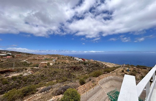 Guimar Villa | 'La Cueva' with Shared Terrace and Shared Garden