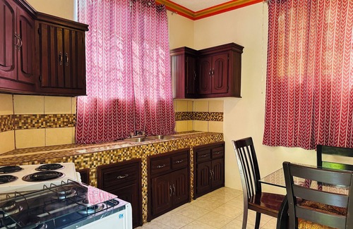 Cap-Haitien House | La Difference GuesthousenEconomical/Comfortable/Gorgeous/20 mins -Center/Airport