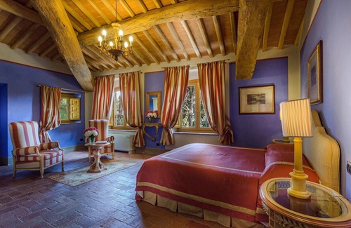 Badia Cantignano House | La Dimora dell'Inventore Luxury B&B