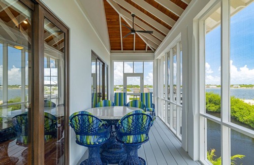 San Pedro Villa | La Dolce Vida & The Pool Club at Mahogany Bay