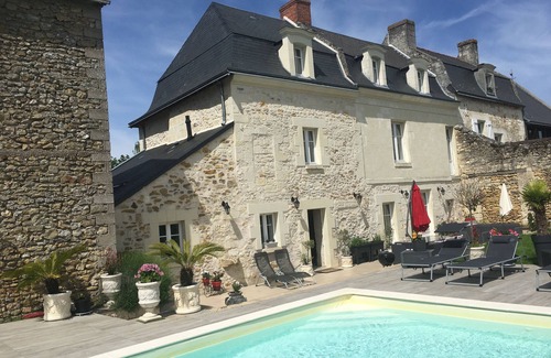 Chinon Villa | La Douce France-Trianon : Chic et élégance