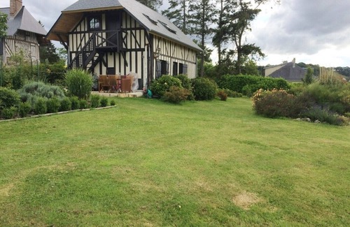 La Riviere-Saint-Sauveur House | "La Ferme aux Guignes" 5 minutes from HONFLEUR (St Sauveur River)