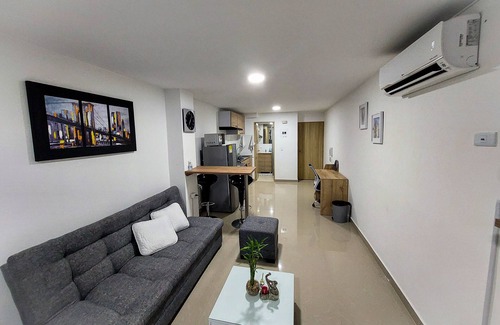 Cali Apartment | La Flora, Elevator, Private Parking, North Cali