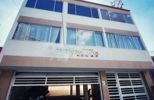 Cali Apartment | La Flora, Elevator, Private Parking, North Cali