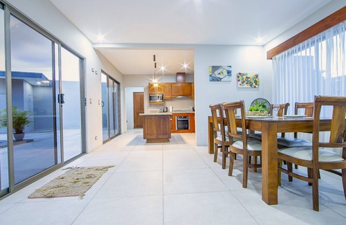 Barrio Pilo House | La Fortuna Deluxe Vacation Home - 5 Min from Town - Outdoor Pool