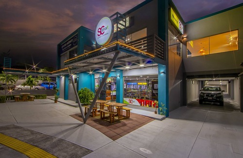 Barrio Pilo House | La Fortuna Deluxe Vacation Home - 5 Min from Town - Outdoor Pool