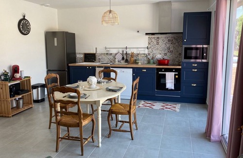Chateauneuf-Val-Saint-Donat Villa | La villa des oliviers, un havre de paix et de charme en Haute-Provence