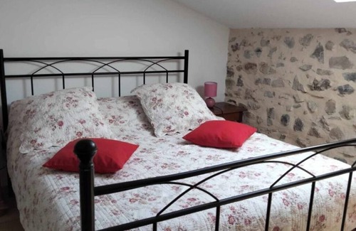 Chomerac Bed & Breakfast | La Grange de Sabatas, Room La Gardette