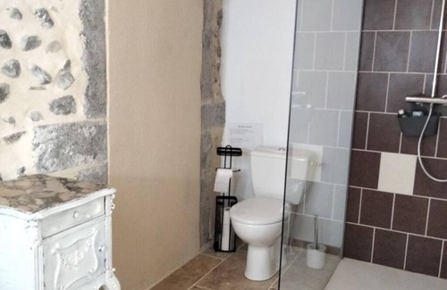 Chomerac Bed & Breakfast | La Grange de Sabatas, Room La Gardette