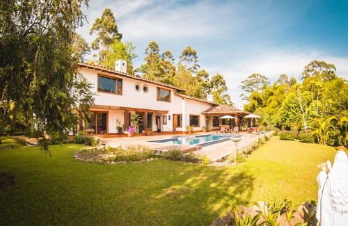 Retiro Villa | La Hacienda Colonial Pool and Great View