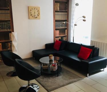 Ay House | La Halte Effervescente