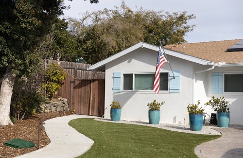 Olde Carlsbad House | "Lá Jacqueline En La Playa" Newly built Carlsbad cottage minutes from the beach.