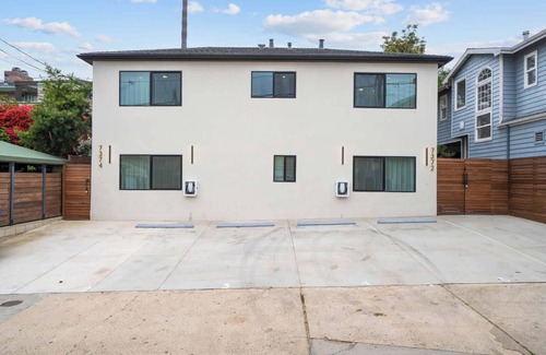 Village of La Jolla House | La Jolla Luxury 2BR | Tesla Charger + Parking