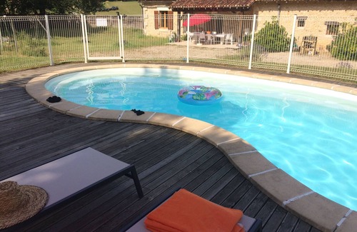 Sourzac House | La Longère en Périgord: house with swimming pool for vacations in the countryside.