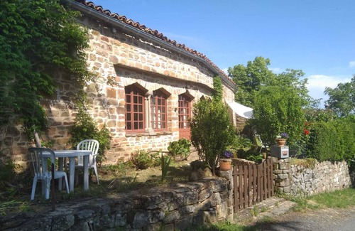 Saint-Marcel-Campes House | La Longère D'anaïde Maison en Pierres Face à Cordes sur Ciel