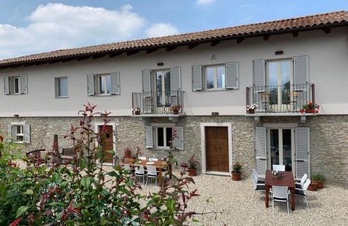 Serravalle Langhe Bed & Breakfast | La Luce delle Colline