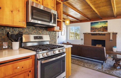 Panorama Heights House | 🌵La Luna Azul - A Private Home in the Boulders w/Hot Tub, Fire Pit and BBQ🌵