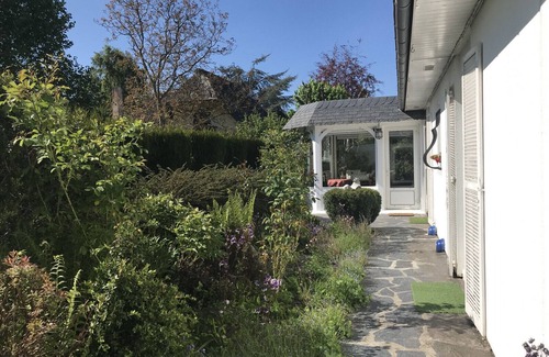 Sauqueville Ski Chalet | La Métrie, on one level, enclosed garden