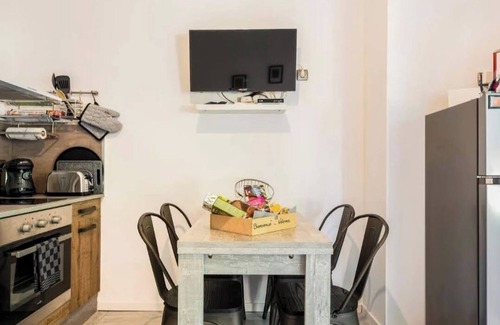 Garrigues-Sainte-Eulalie Apartment | La Maisonnette du Château d'eau 10 mn from Uzès