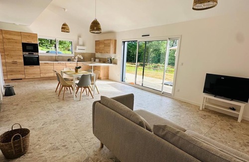 Saint-Avit-Senieur House | La Maison dans la prairie fleurie: Poppy cottage