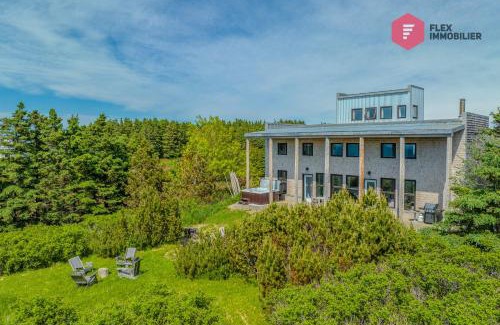 Bonaventure Villa | La Maison de l'Échouerie on Chaleur Bay Seaside