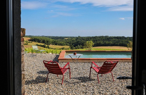 Puycelci House | 'La Maison De Romain' House – Vineyard Views, Pool & Family Comfort
