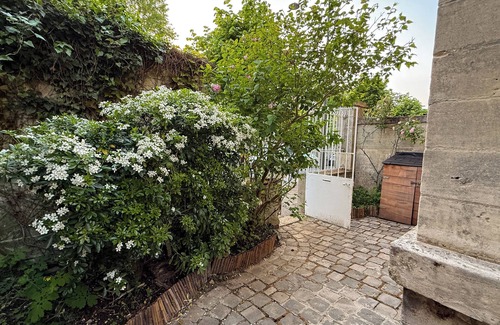 Chantilly House | La Maison du 18, Charming B&B for 1 to 6 people in the heart of Chantilly
