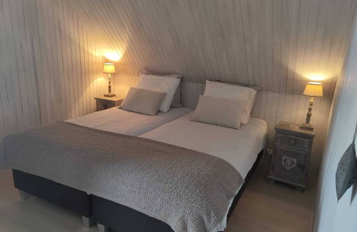 Marat Bed & Breakfast | La Maison du Chevalier Chambre et Table D'hôtes-auvergne!
