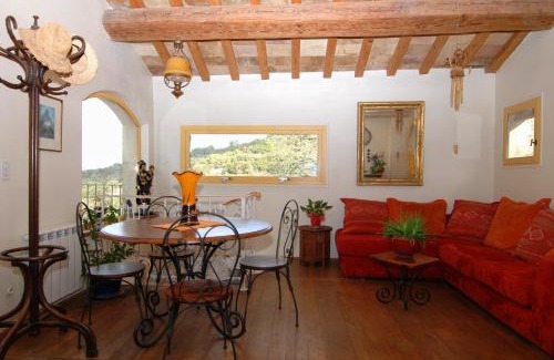 La Roque-sur-Pernes Villa | La maison jaune