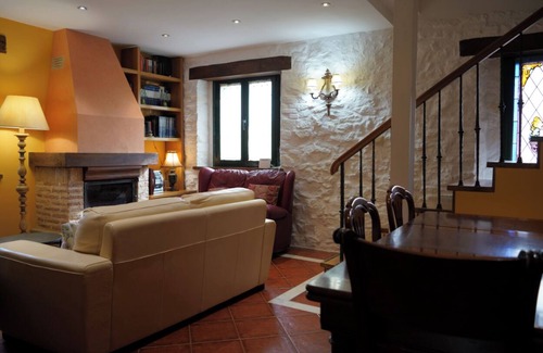 Fresnedo House | La Majada I and II in the foothills of the P. de Europa.