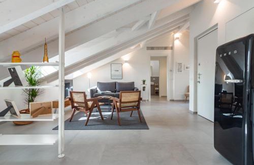 Chinatown Apartment | La Mansarda di Sarpi