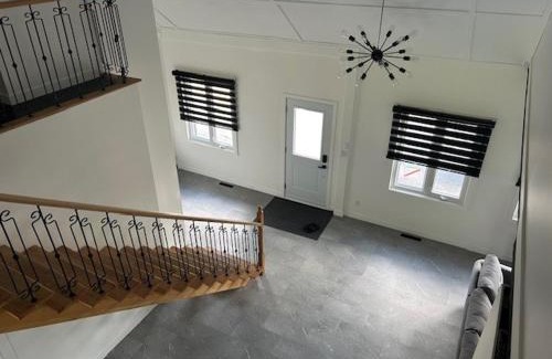 Granby Apartment | La Mezzanine