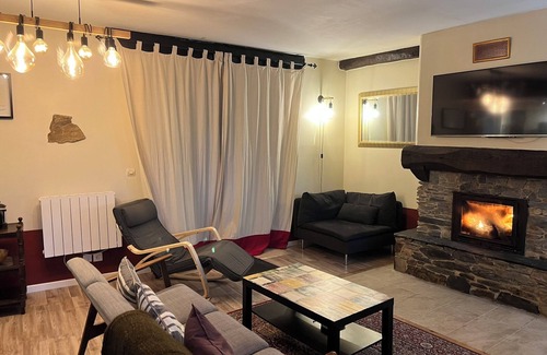 Saint-Mayeux House | La Noisette - Charming 17thC cottage. Low mobility access. Sleeps 7