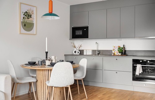 Jakobsberg Apartment | La Nordic Chic with free parking near outlet