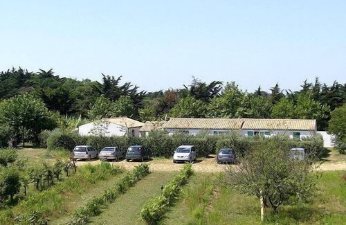 Sainte-Marie-de-Re Cottage | La Noue rental at a low price 250m from the sea and 400m from the village center - 4 people max