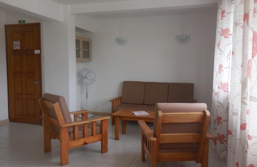 Forest Side Apartment | La Péninsule - Town Apartment in Curepipe 2