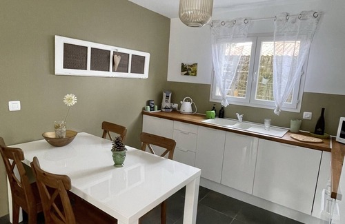 Vallon-Pont-d'Arc House | La Pausa Comfortable individual cottage near river and village