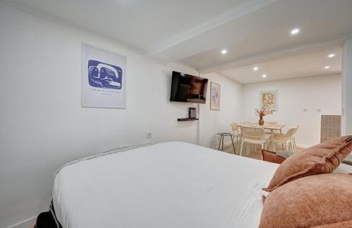 Viana House | La Pequeña Gran Casa by Clabao