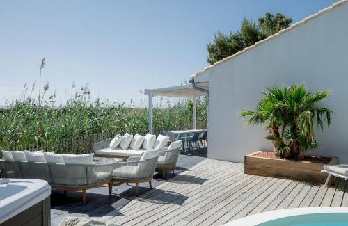 Aigues-Mortes Villa | La Perle Rose Villa Standing 5 étoiles avec piscine jacuzzi et superbe vue