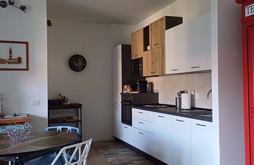 Verona City Centre Apartment | La Piccola Loggia Verona app. with a view and garage