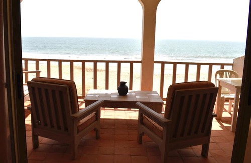 Popenguine Bed & Breakfast | La Pirogue