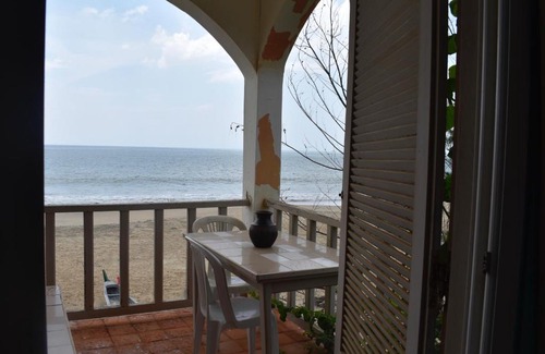 Popenguine Bed & Breakfast | La Pirogue