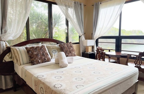 Nueva Valencia Resort | La Puerta Al Paraizo Guimaras